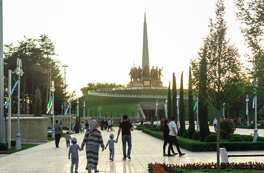 Завершены работы по отделке стелы и музея в Парке Победы в Ташкенте